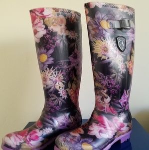 Kamik Purple and Black Floral Rain Boots Like New